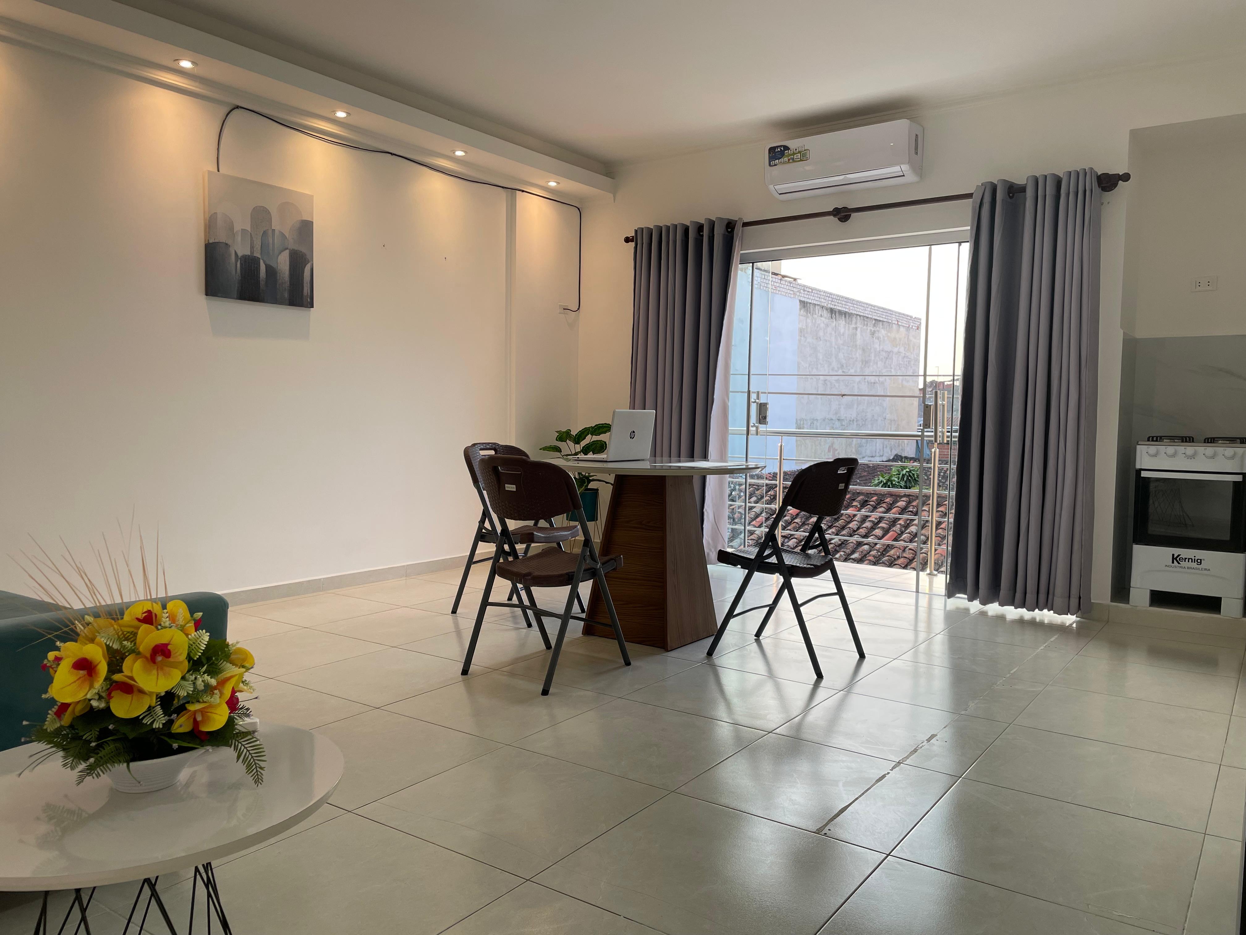 Balcón con vista al centro histórico de una propiedad administrada por INTI HOME